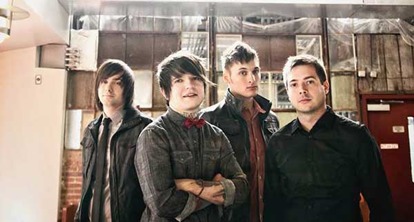 Framing Hanley's Chris Vest Talks about the New Album "The Sum of Who We Are"!