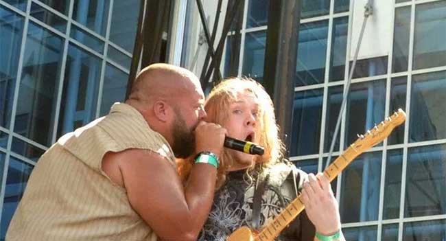 Big Smo Guitarist Travis Tidwell At Rocking Gods House